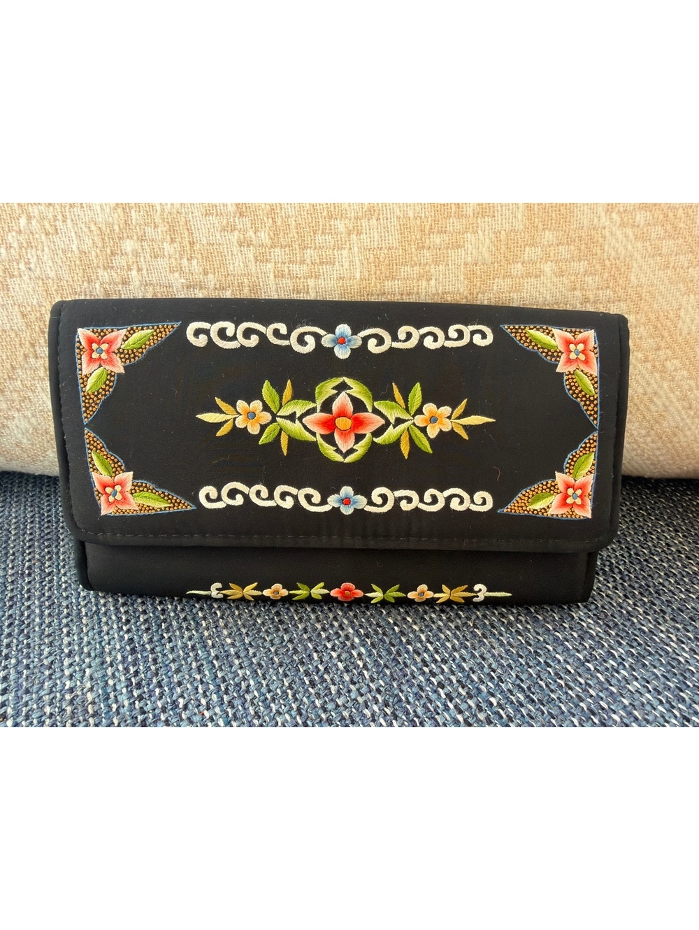 Black Floral Embroidered Clutch Wallet with Zippered Compartment